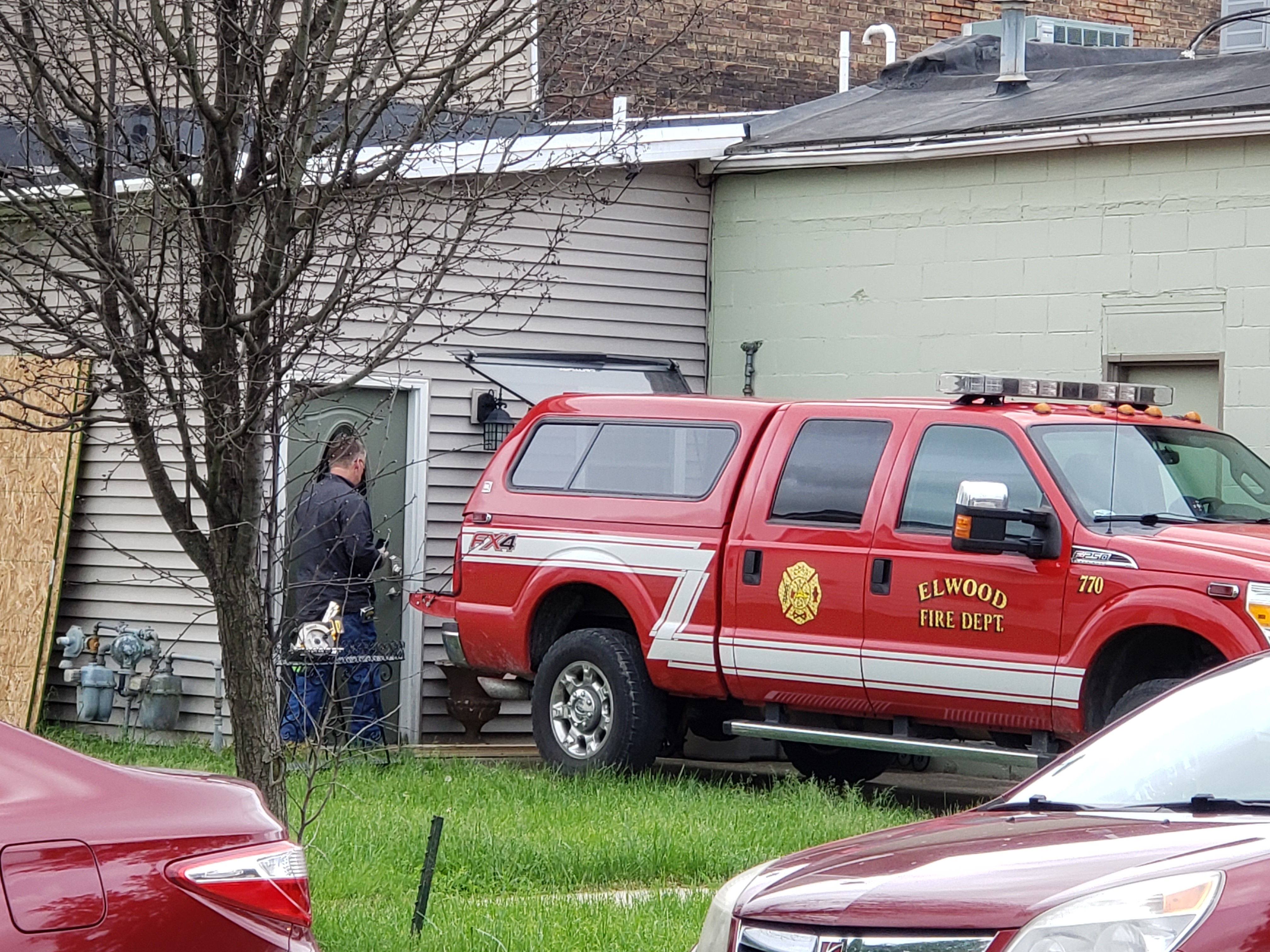 elwood-indiana-fire-chief-and-dept-vehicle-frequents-marshall-il-illinois-leaks